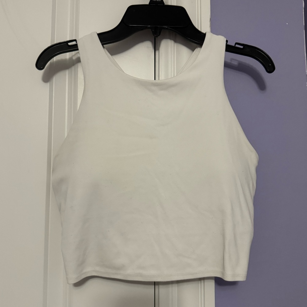 SOLD🤍ATHLETA White Halter Crop Top